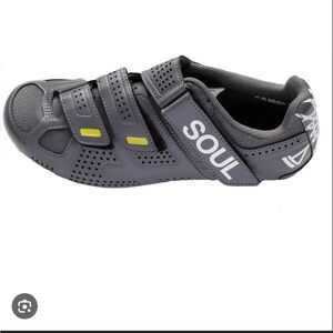 SoulCycle cycling shoes size 41 - missing clips